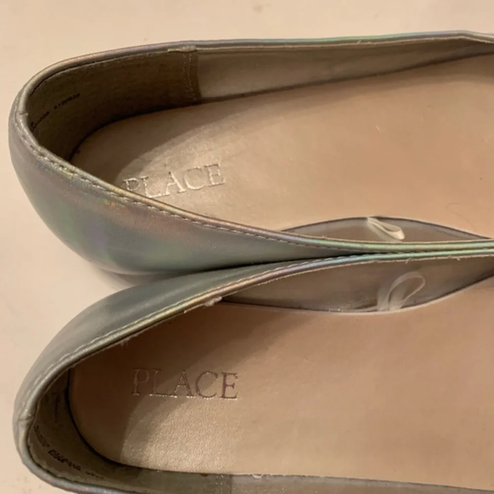 Place Silver Shoes with Glitter Butterfly Size 4
